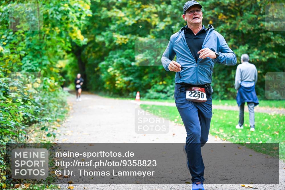 12.10.2025 - Bramfelder Halbmarathon 2025 Dr. Thomas Lammeyer http://msf.ph/oto/9358823 12.10.2025 11:05:41 Laufen 2250 meine-sportfotos.de