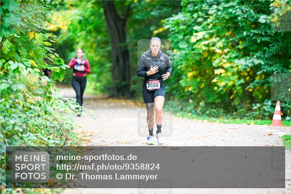 12.10.2025 - Bramfelder Halbmarathon 2025 Dr. Thomas Lammeyer http://msf.ph/oto/9358824 12.10.2025 11:05:45 Laufen 2555 meine-sportfotos.de