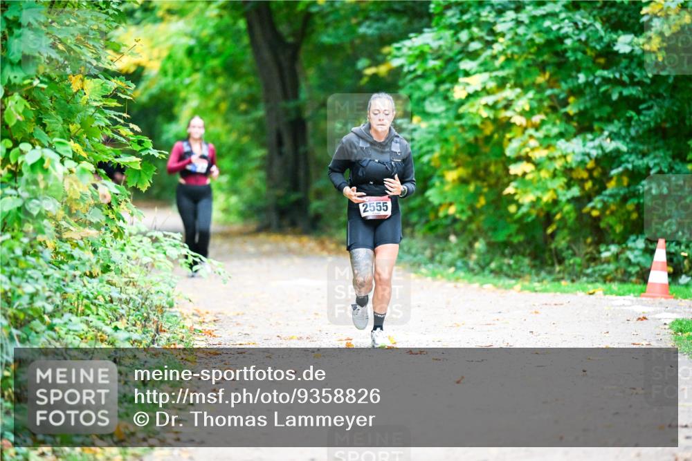 12.10.2025 - Bramfelder Halbmarathon 2025 Dr. Thomas Lammeyer http://msf.ph/oto/9358826 12.10.2025 11:05:45 Laufen 2555 meine-sportfotos.de