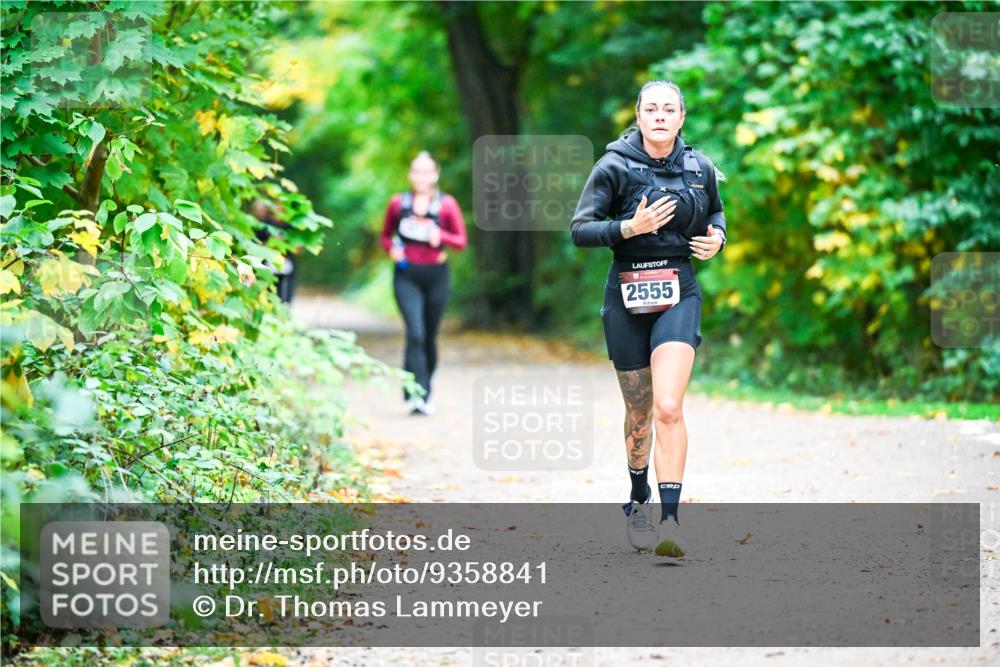 12.10.2025 - Bramfelder Halbmarathon 2025 Dr. Thomas Lammeyer http://msf.ph/oto/9358841 12.10.2025 11:05:47 Laufen 2555 meine-sportfotos.de