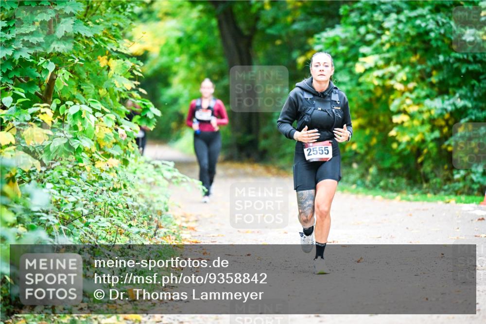 12.10.2025 - Bramfelder Halbmarathon 2025 Dr. Thomas Lammeyer http://msf.ph/oto/9358842 12.10.2025 11:05:48 Laufen 2555 meine-sportfotos.de