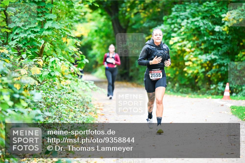 12.10.2025 - Bramfelder Halbmarathon 2025 Dr. Thomas Lammeyer http://msf.ph/oto/9358844 12.10.2025 11:05:48 Laufen 2555 meine-sportfotos.de