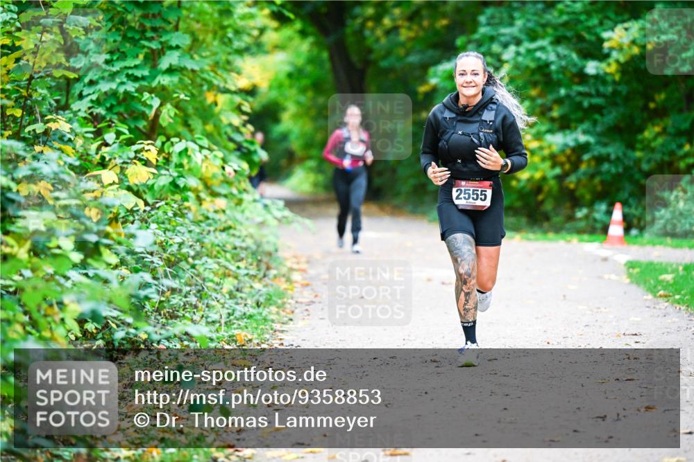 12.10.2025 - Bramfelder Halbmarathon 2025 Dr. Thomas Lammeyer http://msf.ph/oto/9358853 12.10.2025 11:05:49 Laufen 2555 meine-sportfotos.de