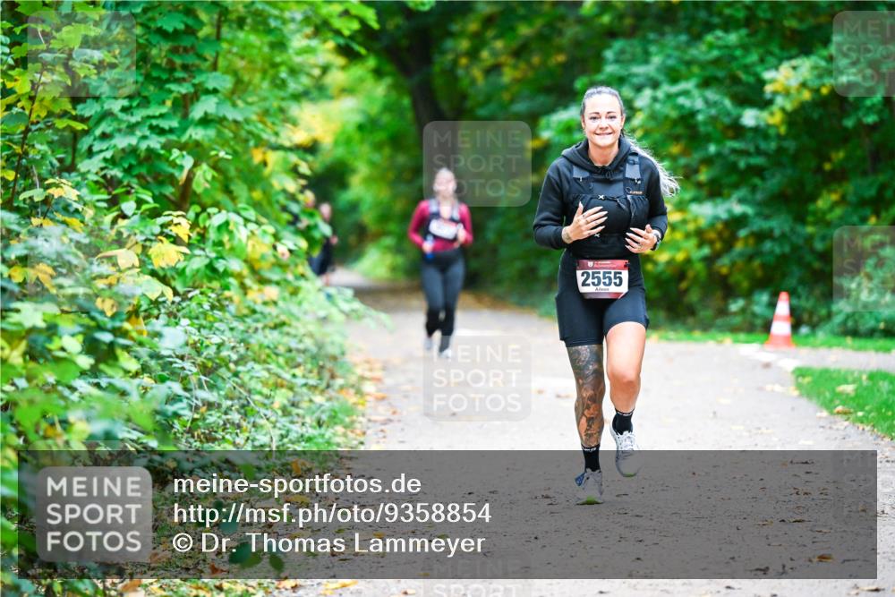 12.10.2025 - Bramfelder Halbmarathon 2025 Dr. Thomas Lammeyer http://msf.ph/oto/9358854 12.10.2025 11:05:50 Laufen 2555 meine-sportfotos.de