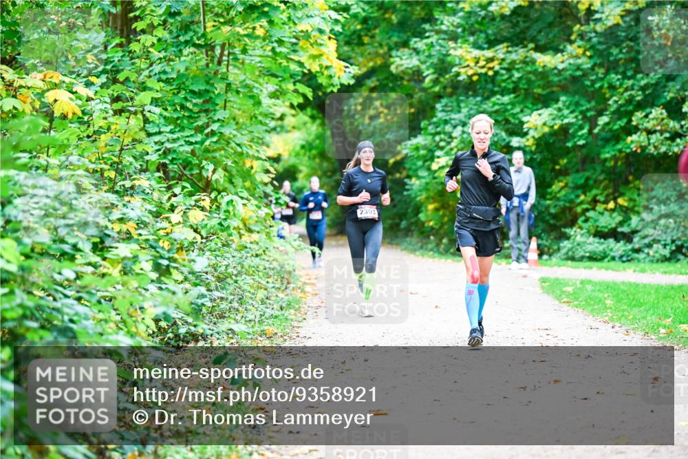 12.10.2025 - Bramfelder Halbmarathon 2025 Dr. Thomas Lammeyer http://msf.ph/oto/9358921 12.10.2025 11:06:00 Laufen 2303 meine-sportfotos.de