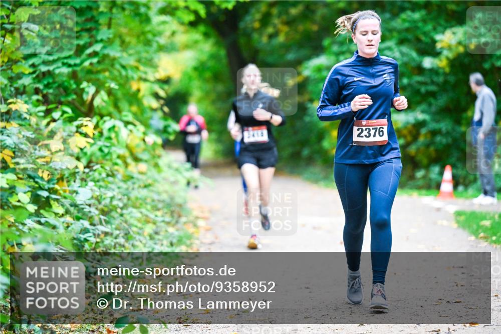 12.10.2025 - Bramfelder Halbmarathon 2025 Dr. Thomas Lammeyer http://msf.ph/oto/9358952 12.10.2025 11:06:09 Laufen 2376 meine-sportfotos.de