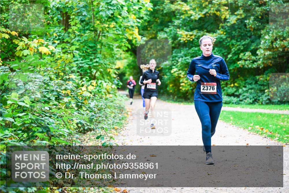 12.10.2025 - Bramfelder Halbmarathon 2025 Dr. Thomas Lammeyer http://msf.ph/oto/9358961 12.10.2025 11:06:10 Laufen 2418, 2376 meine-sportfotos.de