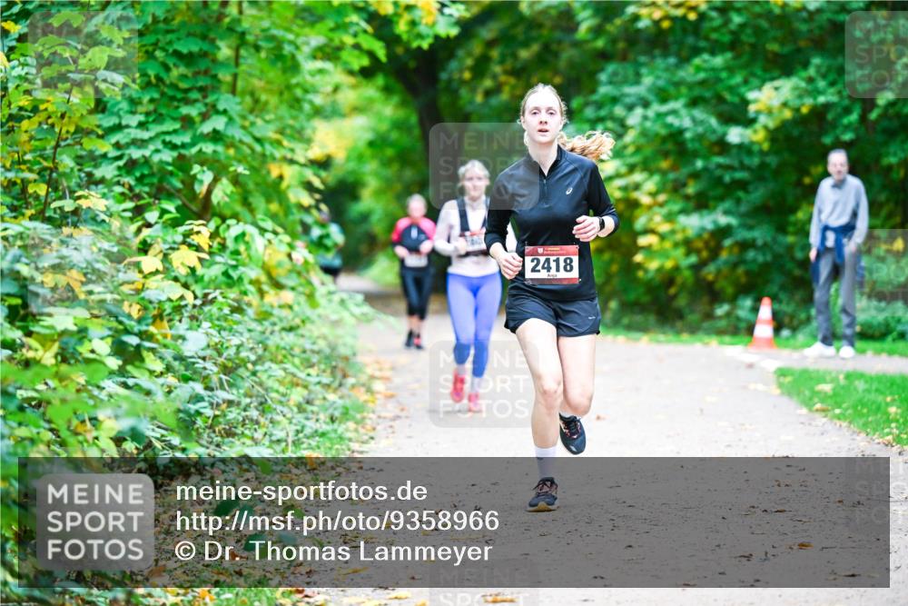 12.10.2025 - Bramfelder Halbmarathon 2025 Dr. Thomas Lammeyer http://msf.ph/oto/9358966 12.10.2025 11:06:12 Laufen 2418 meine-sportfotos.de