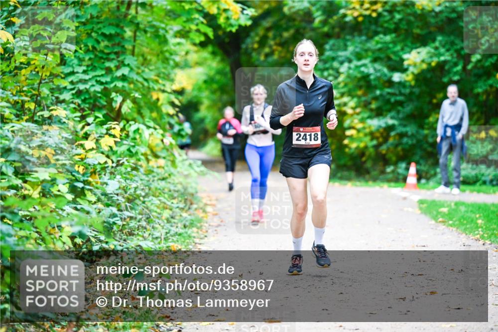 12.10.2025 - Bramfelder Halbmarathon 2025 Dr. Thomas Lammeyer http://msf.ph/oto/9358967 12.10.2025 11:06:12 Laufen 2418 meine-sportfotos.de
