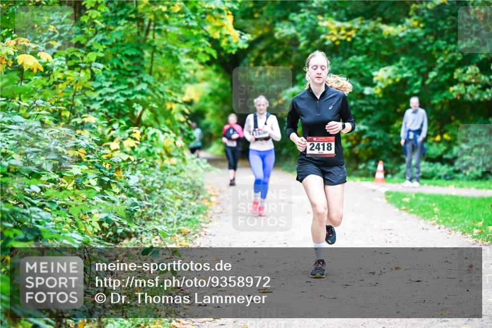12.10.2025 - Bramfelder Halbmarathon 2025 Dr. Thomas Lammeyer http://msf.ph/oto/9358972 12.10.2025 11:06:12 Laufen 2418 meine-sportfotos.de