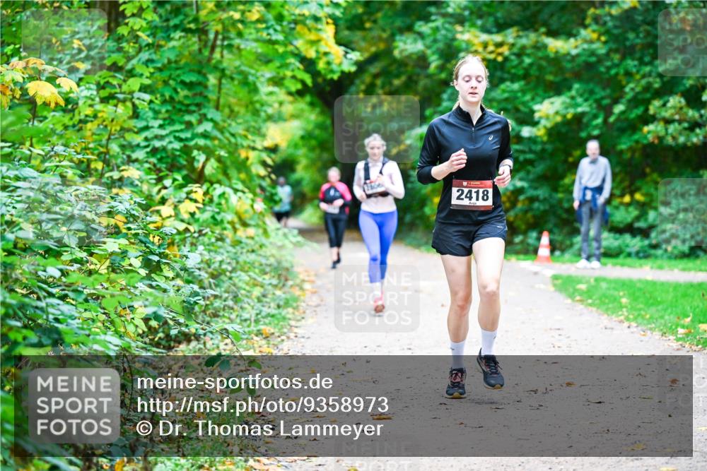 12.10.2025 - Bramfelder Halbmarathon 2025 Dr. Thomas Lammeyer http://msf.ph/oto/9358973 12.10.2025 11:06:12 Laufen 2418 meine-sportfotos.de