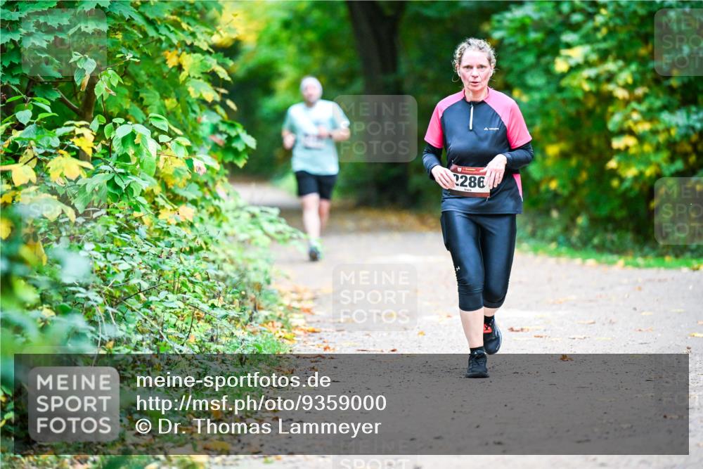 12.10.2025 - Bramfelder Halbmarathon 2025 Dr. Thomas Lammeyer http://msf.ph/oto/9359000 12.10.2025 11:06:18 Laufen 2286 meine-sportfotos.de