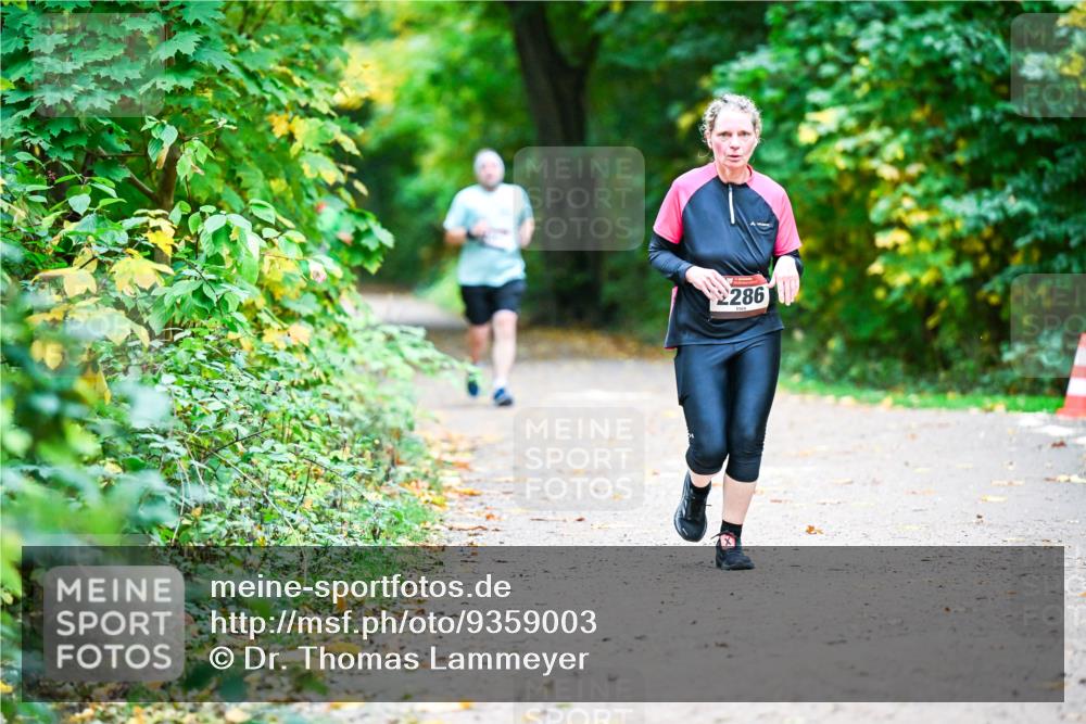 12.10.2025 - Bramfelder Halbmarathon 2025 Dr. Thomas Lammeyer http://msf.ph/oto/9359003 12.10.2025 11:06:19 Laufen 2286 meine-sportfotos.de