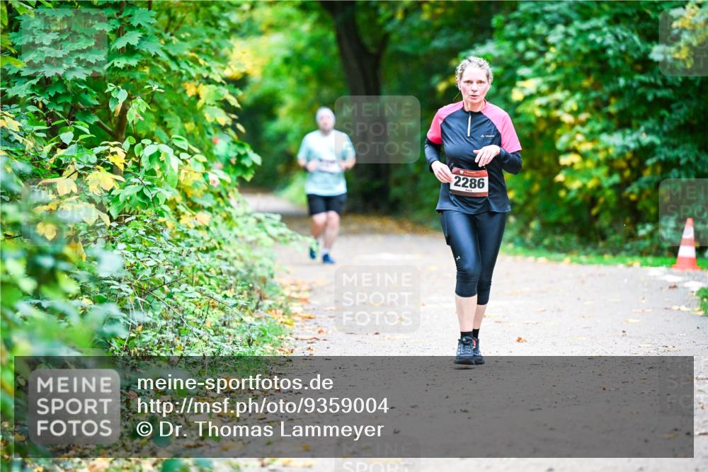 12.10.2025 - Bramfelder Halbmarathon 2025 Dr. Thomas Lammeyer http://msf.ph/oto/9359004 12.10.2025 11:06:19 Laufen 2286 meine-sportfotos.de