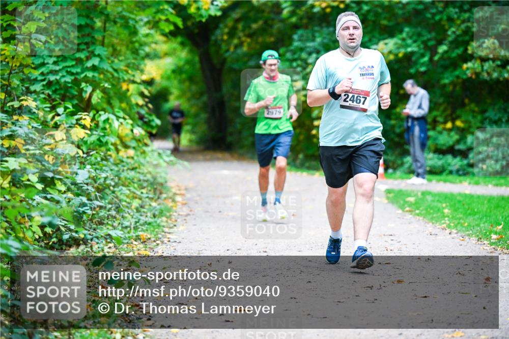 12.10.2025 - Bramfelder Halbmarathon 2025 Dr. Thomas Lammeyer http://msf.ph/oto/9359040 12.10.2025 11:06:28 Laufen 3020, 2979, 2467 meine-sportfotos.de