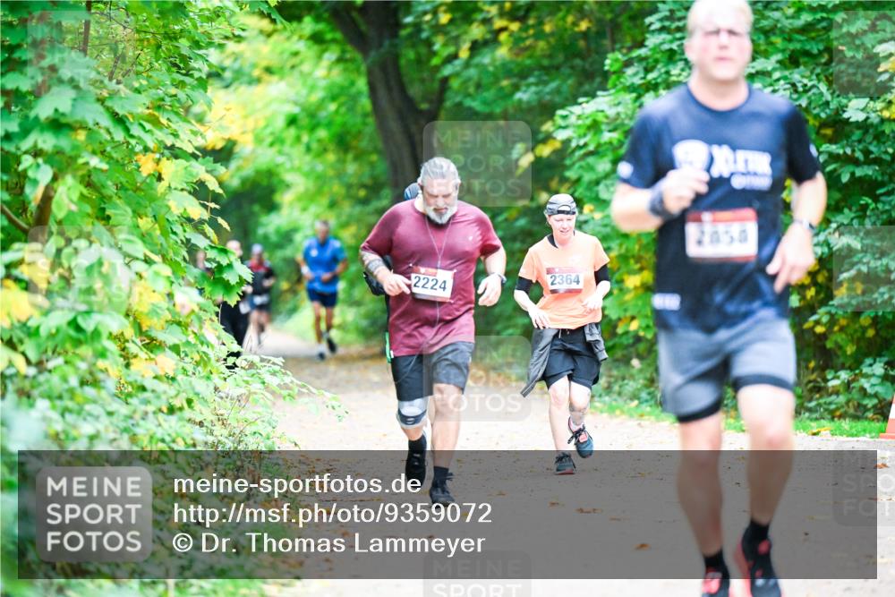 12.10.2025 - Bramfelder Halbmarathon 2025 Dr. Thomas Lammeyer http://msf.ph/oto/9359072 12.10.2025 11:06:43 Laufen 2224, 2, 2364 meine-sportfotos.de