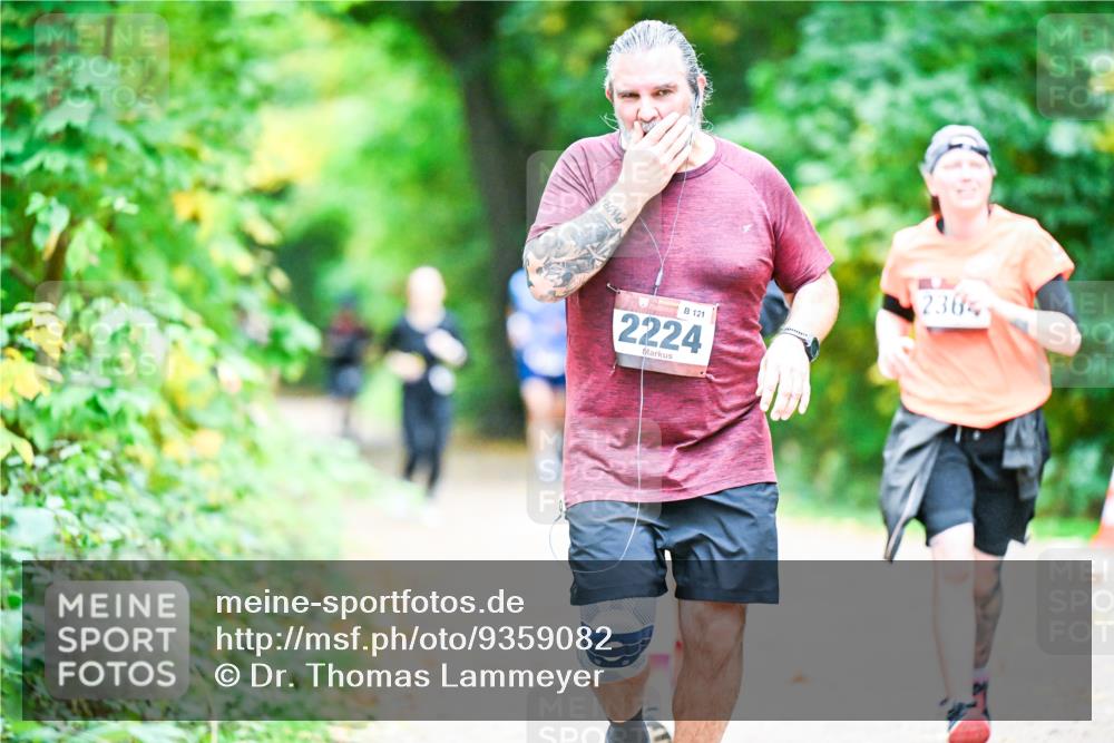 12.10.2025 - Bramfelder Halbmarathon 2025 Dr. Thomas Lammeyer http://msf.ph/oto/9359082 12.10.2025 11:06:47 Laufen 121, 2224, 236 meine-sportfotos.de