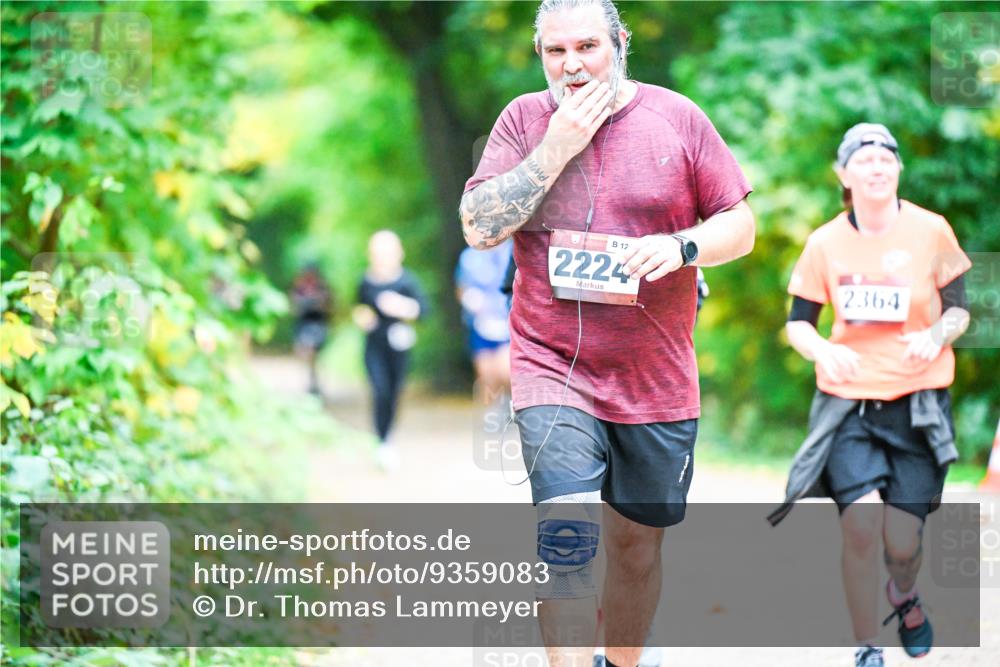 12.10.2025 - Bramfelder Halbmarathon 2025 Dr. Thomas Lammeyer http://msf.ph/oto/9359083 12.10.2025 11:06:48 Laufen 12, 2224, 2364 meine-sportfotos.de