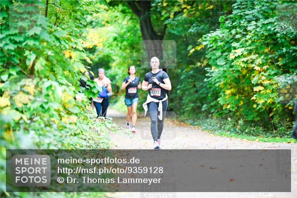 12.10.2025 - Bramfelder Halbmarathon 2025 Dr. Thomas Lammeyer http://msf.ph/oto/9359128 12.10.2025 11:07:04 Laufen 2915, 2373 meine-sportfotos.de
