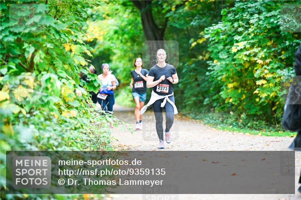 12.10.2025 - Bramfelder Halbmarathon 2025 Dr. Thomas Lammeyer http://msf.ph/oto/9359135 12.10.2025 11:07:04 Laufen 2643, 2915, 2373 meine-sportfotos.de