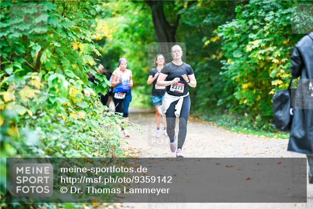 12.10.2025 - Bramfelder Halbmarathon 2025 Dr. Thomas Lammeyer http://msf.ph/oto/9359142 12.10.2025 11:07:05 Laufen 2373 meine-sportfotos.de