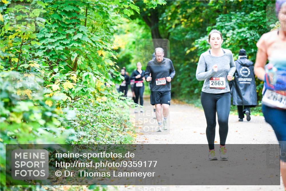 12.10.2025 - Bramfelder Halbmarathon 2025 Dr. Thomas Lammeyer http://msf.ph/oto/9359177 12.10.2025 11:07:17 Laufen 2973, 2663, 2845 meine-sportfotos.de