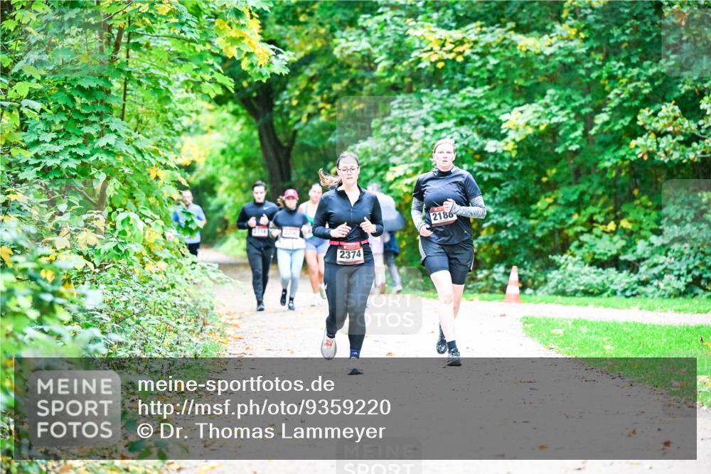 12.10.2025 - Bramfelder Halbmarathon 2025 Dr. Thomas Lammeyer http://msf.ph/oto/9359220 12.10.2025 11:07:26 Laufen 2716, 2374, 2186 meine-sportfotos.de