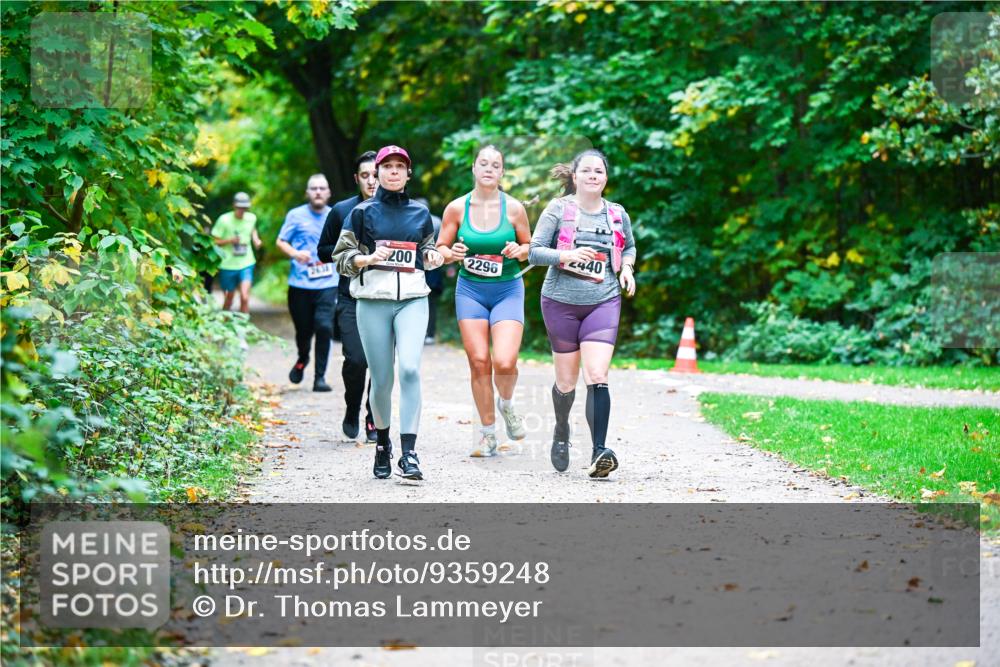 12.10.2025 - Bramfelder Halbmarathon 2025 Dr. Thomas Lammeyer http://msf.ph/oto/9359248 12.10.2025 11:07:31 Laufen 440, 200, 2296 meine-sportfotos.de