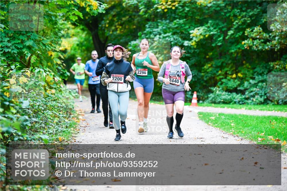 12.10.2025 - Bramfelder Halbmarathon 2025 Dr. Thomas Lammeyer http://msf.ph/oto/9359252 12.10.2025 11:07:32 Laufen 2200, 2296, 2440 meine-sportfotos.de