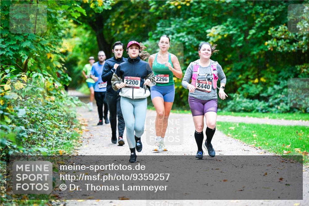 12.10.2025 - Bramfelder Halbmarathon 2025 Dr. Thomas Lammeyer http://msf.ph/oto/9359257 12.10.2025 11:07:33 Laufen 2200, 2296, 2440 meine-sportfotos.de