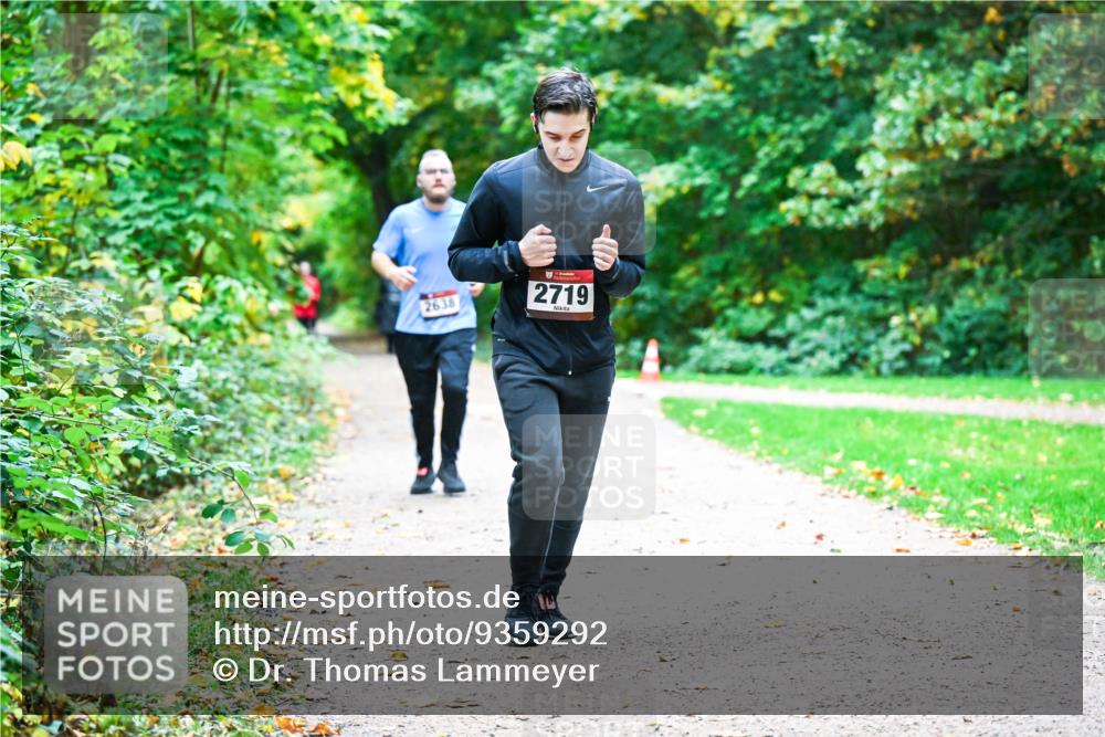 12.10.2025 - Bramfelder Halbmarathon 2025 Dr. Thomas Lammeyer http://msf.ph/oto/9359292 12.10.2025 11:07:38 Laufen 2638, 2719 meine-sportfotos.de