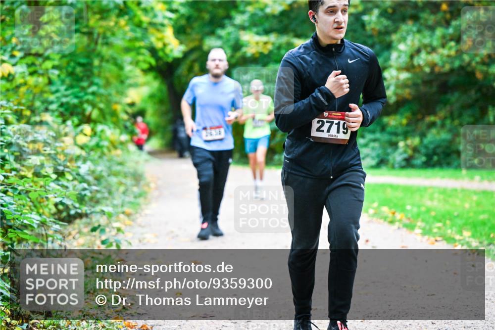 12.10.2025 - Bramfelder Halbmarathon 2025 Dr. Thomas Lammeyer http://msf.ph/oto/9359300 12.10.2025 11:07:39 Laufen 2719 meine-sportfotos.de