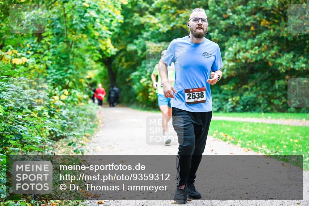 12.10.2025 - Bramfelder Halbmarathon 2025 Dr. Thomas Lammeyer http://msf.ph/oto/9359312 12.10.2025 11:07:41 Laufen 2638 meine-sportfotos.de