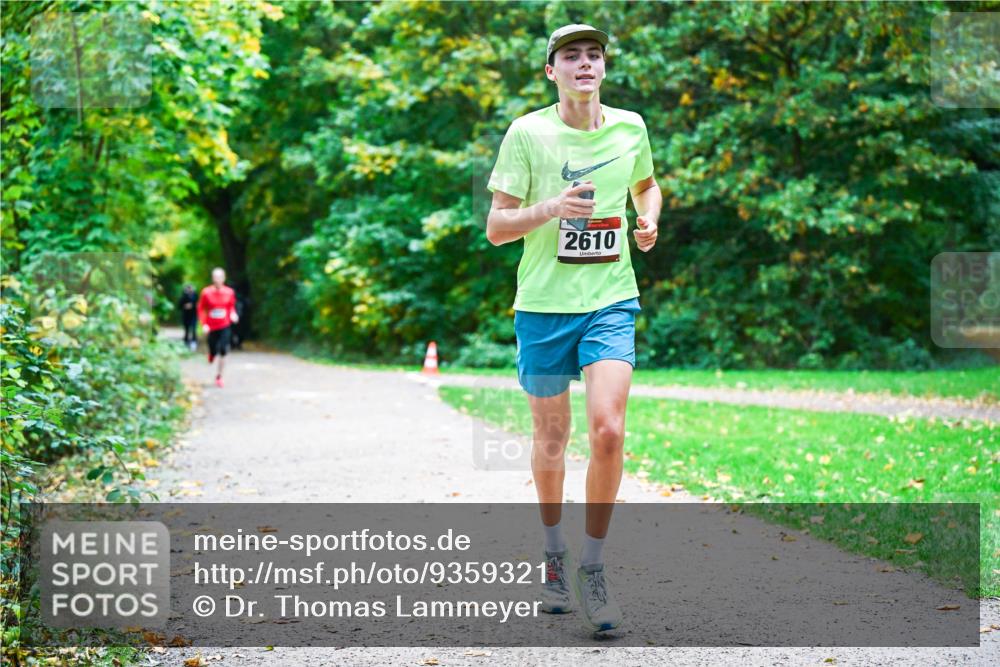 12.10.2025 - Bramfelder Halbmarathon 2025 Dr. Thomas Lammeyer http://msf.ph/oto/9359321 12.10.2025 11:07:43 Laufen 2610 meine-sportfotos.de