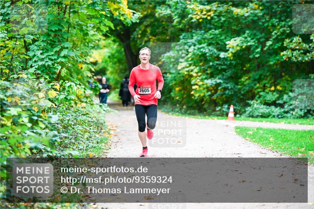 12.10.2025 - Bramfelder Halbmarathon 2025 Dr. Thomas Lammeyer http://msf.ph/oto/9359324 12.10.2025 11:07:47 Laufen 2605 meine-sportfotos.de