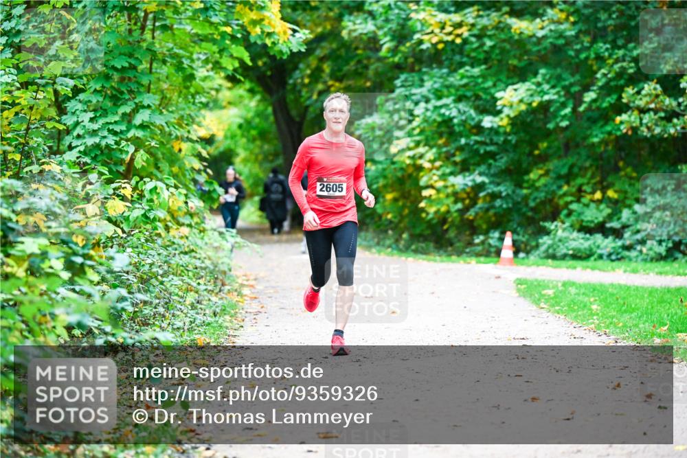 12.10.2025 - Bramfelder Halbmarathon 2025 Dr. Thomas Lammeyer http://msf.ph/oto/9359326 12.10.2025 11:07:47 Laufen 2605 meine-sportfotos.de