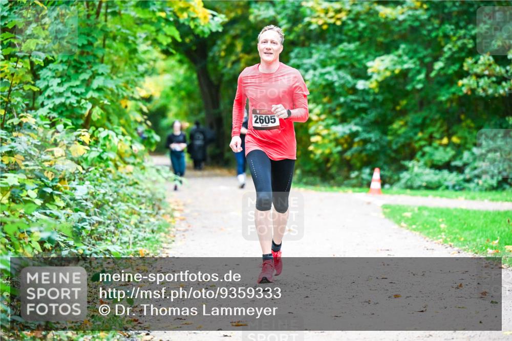 12.10.2025 - Bramfelder Halbmarathon 2025 Dr. Thomas Lammeyer http://msf.ph/oto/9359333 12.10.2025 11:07:48 Laufen 2605 meine-sportfotos.de
