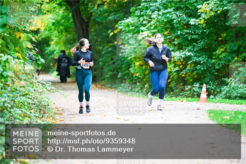 12.10.2025 - Bramfelder Halbmarathon 2025 Dr. Thomas Lammeyer http://msf.ph/oto/9359348 12.10.2025 11:07:53 Laufen 2956, 1 meine-sportfotos.de