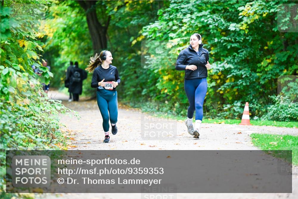 12.10.2025 - Bramfelder Halbmarathon 2025 Dr. Thomas Lammeyer http://msf.ph/oto/9359353 12.10.2025 11:07:53 Laufen 30, 956 meine-sportfotos.de
