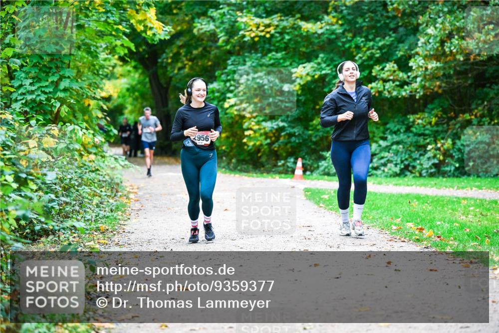12.10.2025 - Bramfelder Halbmarathon 2025 Dr. Thomas Lammeyer http://msf.ph/oto/9359377 12.10.2025 11:07:58 Laufen 2956 meine-sportfotos.de