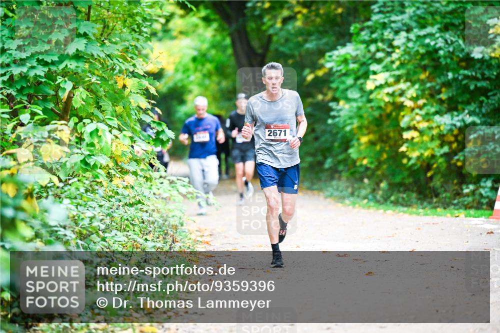 12.10.2025 - Bramfelder Halbmarathon 2025 Dr. Thomas Lammeyer http://msf.ph/oto/9359396 12.10.2025 11:08:03 Laufen 2671 meine-sportfotos.de