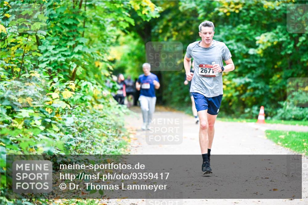 12.10.2025 - Bramfelder Halbmarathon 2025 Dr. Thomas Lammeyer http://msf.ph/oto/9359417 12.10.2025 11:08:06 Laufen 2671 meine-sportfotos.de