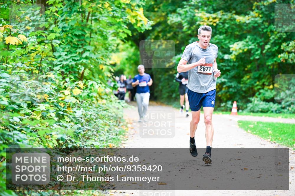 12.10.2025 - Bramfelder Halbmarathon 2025 Dr. Thomas Lammeyer http://msf.ph/oto/9359420 12.10.2025 11:08:06 Laufen 2671 meine-sportfotos.de