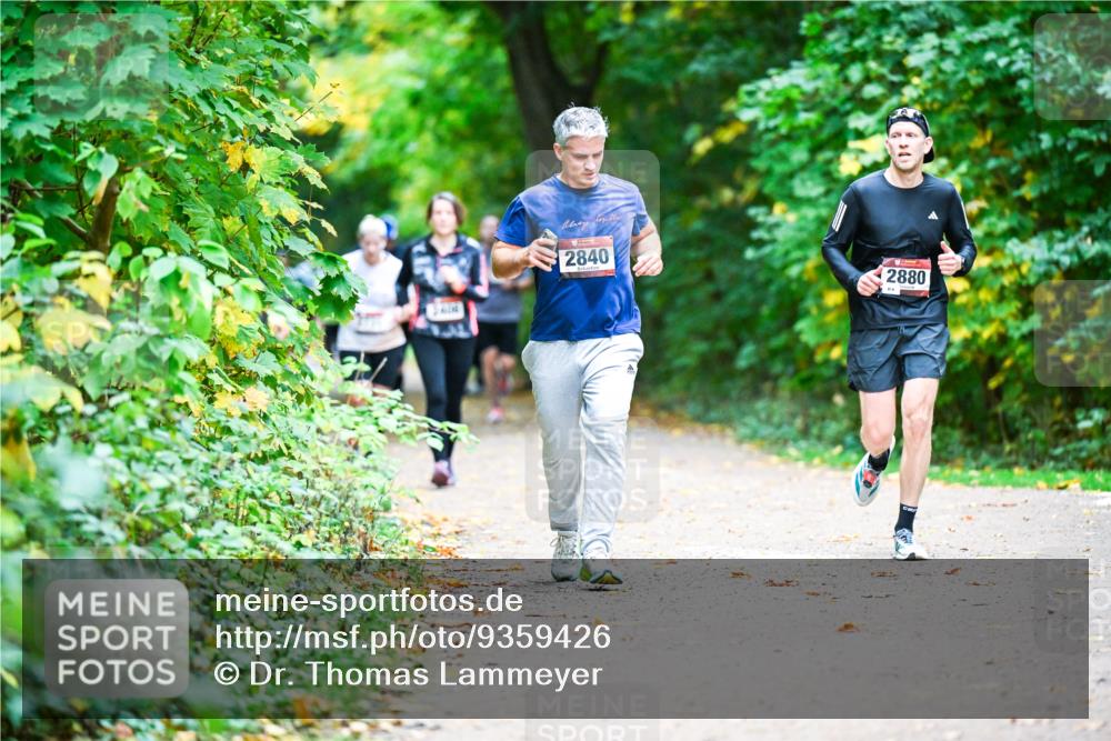 12.10.2025 - Bramfelder Halbmarathon 2025 Dr. Thomas Lammeyer http://msf.ph/oto/9359426 12.10.2025 11:08:08 Laufen 2840, 2880 meine-sportfotos.de