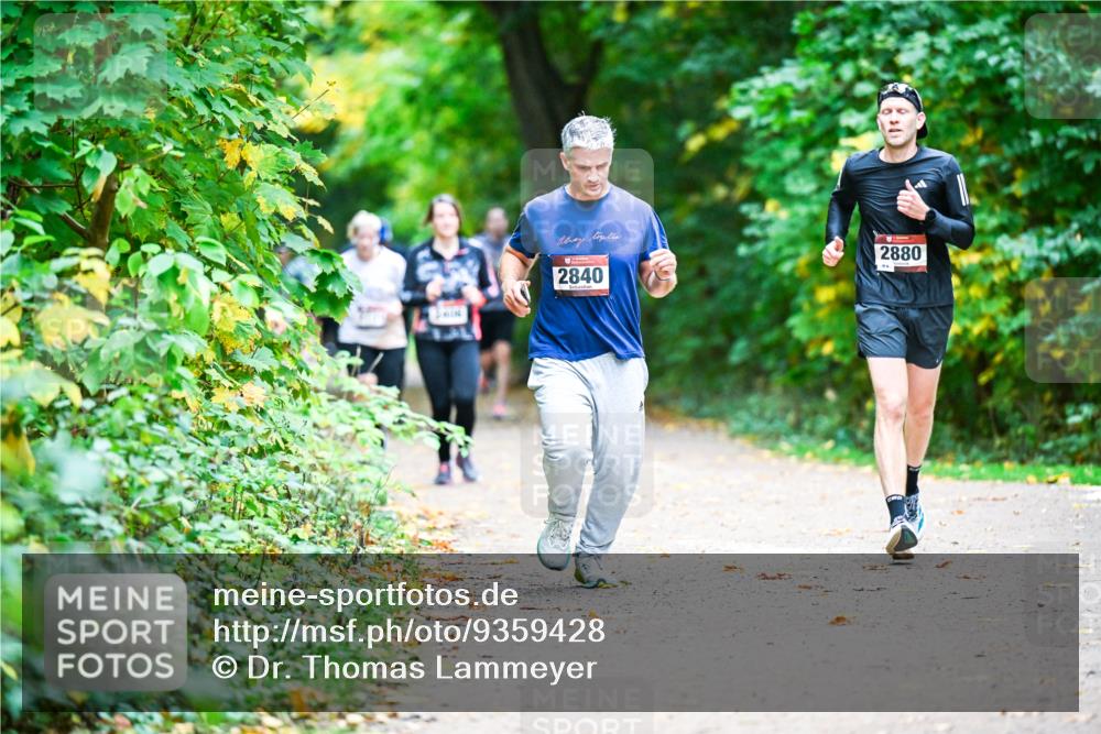 12.10.2025 - Bramfelder Halbmarathon 2025 Dr. Thomas Lammeyer http://msf.ph/oto/9359428 12.10.2025 11:08:08 Laufen 2840, 2880 meine-sportfotos.de