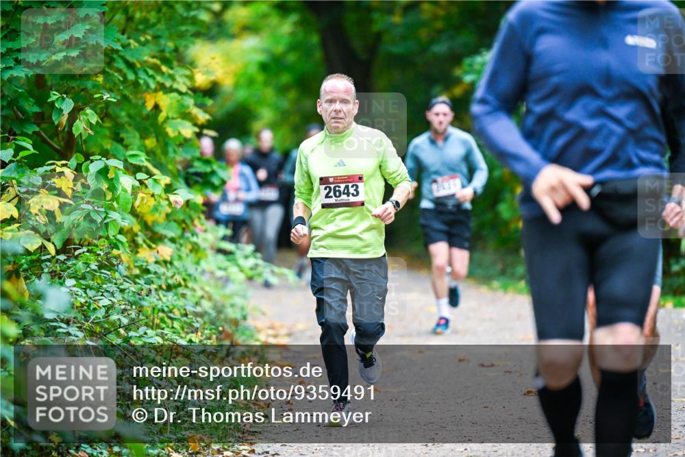 12.10.2025 - Bramfelder Halbmarathon 2025 Dr. Thomas Lammeyer http://msf.ph/oto/9359491 12.10.2025 11:08:28 Laufen 2643 meine-sportfotos.de