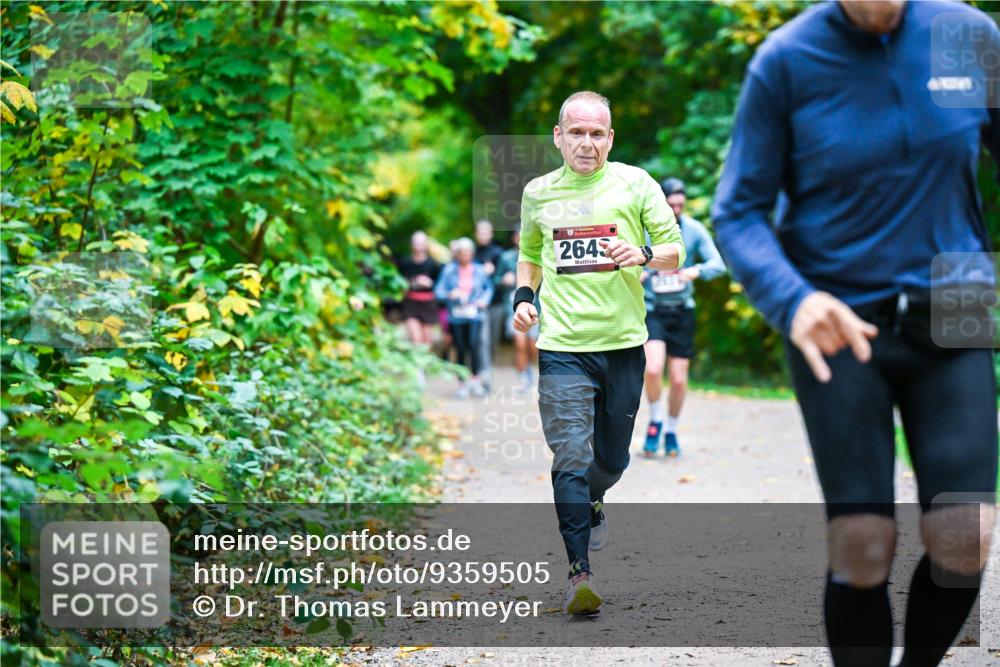 12.10.2025 - Bramfelder Halbmarathon 2025 Dr. Thomas Lammeyer http://msf.ph/oto/9359505 12.10.2025 11:08:29 Laufen 2649 meine-sportfotos.de