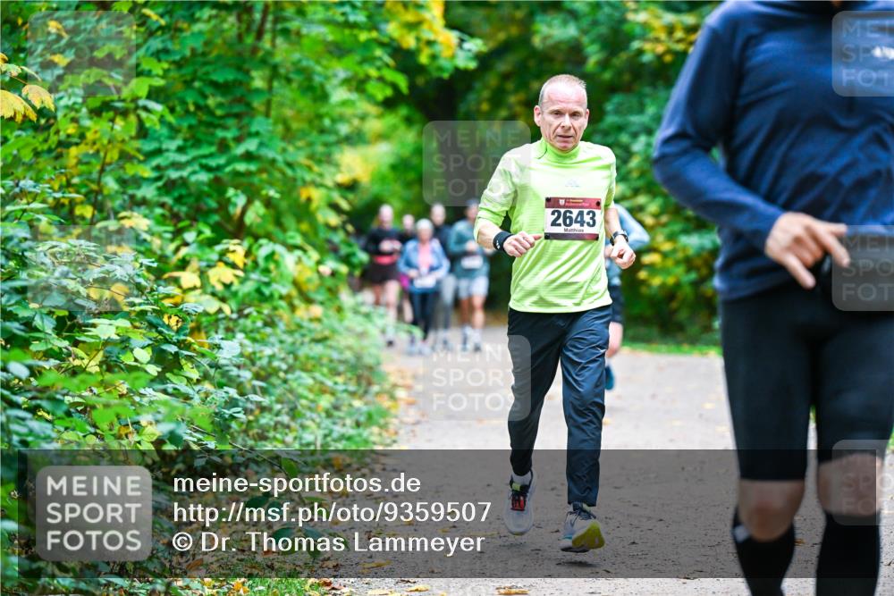 12.10.2025 - Bramfelder Halbmarathon 2025 Dr. Thomas Lammeyer http://msf.ph/oto/9359507 12.10.2025 11:08:30 Laufen 2643 meine-sportfotos.de