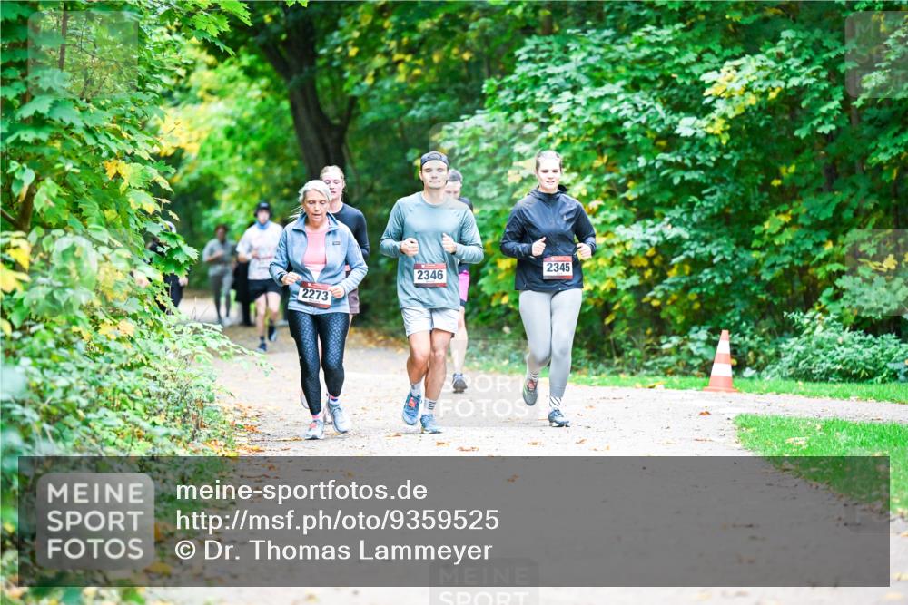 12.10.2025 - Bramfelder Halbmarathon 2025 Dr. Thomas Lammeyer http://msf.ph/oto/9359525 12.10.2025 11:08:34 Laufen 2273, 2346, 2345 meine-sportfotos.de