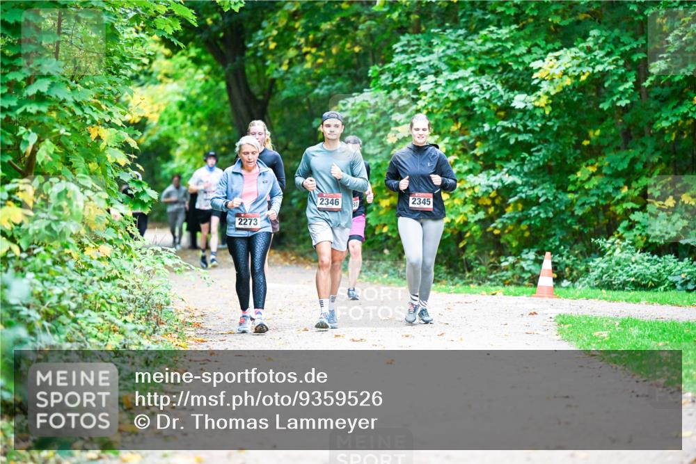 12.10.2025 - Bramfelder Halbmarathon 2025 Dr. Thomas Lammeyer http://msf.ph/oto/9359526 12.10.2025 11:08:35 Laufen 2273, 2346, 2345 meine-sportfotos.de